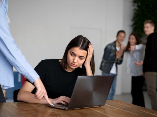 Число россиян, недовольных коллегами, удвоилось за год