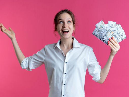 Треть работодателей готова повысить зарплату, чтобы сотрудник отказался от подработки