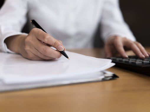 Работодателей предупредили о крупных штрафах за нарушения при переработках сотрудников