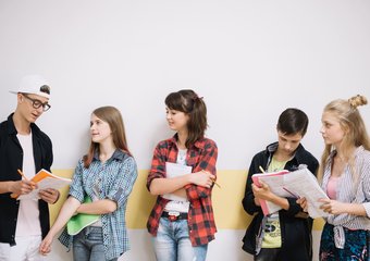 Названы самые денежные профессии в колледжах: сварщики обходят юристов, а студенты получают офферы с первого курса