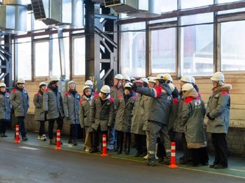 Чусовской завод ОМК провел профориентационную встречу для учащихся школ Пермского края