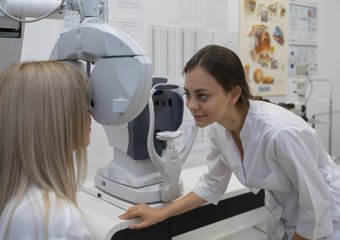 В России зафиксирован острый дефицит оптометристов: спрос превышает предложение в разы