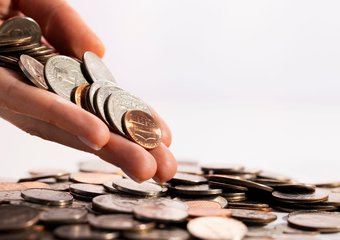 Богатство по-русски: лишь 4% считают себя состоятельными