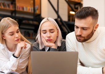 61% российских руководителей признались в том, что прокрастинируют в сети