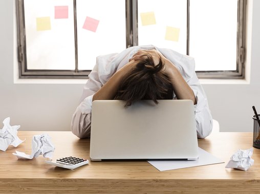 Каждый второй работающий россиянин испытывает эмоциональное выгорание в конце 2025 года