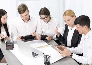 На ком держатся well-being программы в компаниях: как помочь руководителям в работе с сотрудниками?