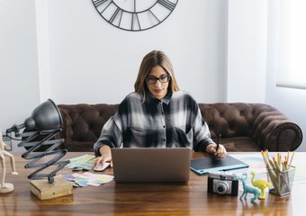 Фриланс-инфляция 2026: как растут доходы независимых экспертов и что на это влияет