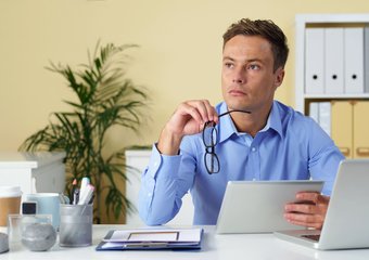 Как HR-у обойтись без бюджета, когда нужно удержать сотрудника с зарплатой 50 тыс. против оффера на 100 тыс.