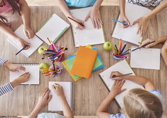 Бизнес готов платить за уроки: как компании поддерживают образование детей сотрудников