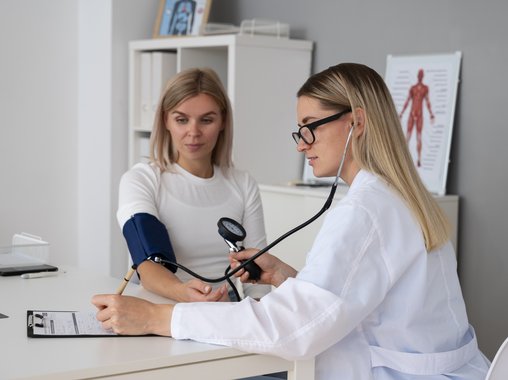 Эксперт рассказала, может ли сотрудник остаться дома из-за плохого самочувствия без больничного