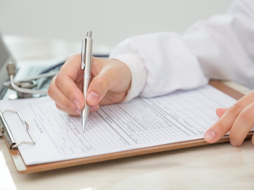 Работающих россиян предупредили о новых правилах выдачи больничных с 2026 года