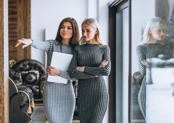 Работа – повод для красивых нарядов: почти половина россиянок наряжаются для офиса