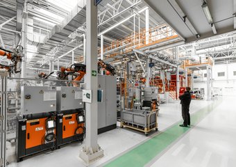 Лидер по высоким зарплатам — производство электро- и оптического оборудования