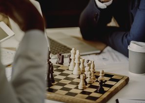 Как в компании «тормоза, лжеца и зануду» искали