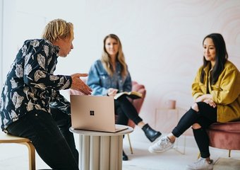 Каждый третий россиянин загадал повышение зарплаты в Новом году - опрос