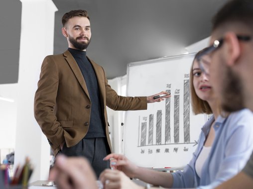 Как предпринимателю и его сотрудникам эффективно использовать спикерство для продвижения бизнеса