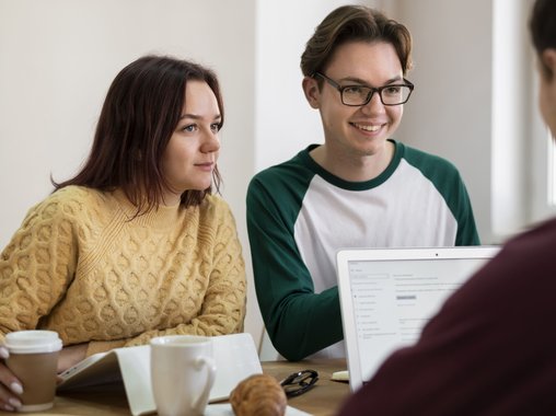 Каждая вторая компания в России сталкивается с трудностями при найме специалистов поколения Z