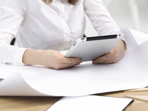 Работа по совместительству во время декрета: почему угроза увольнения незаконна