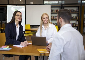 Эксперт назвала топ-5 офисных «красных флагов», которые отпугивают зумеров