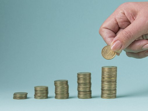 Правительство рекомендовало установить оклад педагогам в размере 70% от общей зарплаты