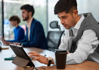 Правительство утвердило квоту на 278 900 иностранных специалистов на 2026 год