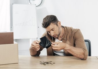 Эксперт Муралова посоветовала россиянам не ждать сильного роста зарплат в 2026 году