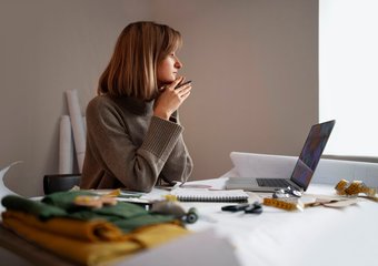 Неприятности в личной жизни негативно сказываются на работоспособности-опрос