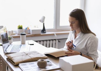 Зарплаты в ЖКХ подскочили до 100 тысяч, но отрасль страдает от острого дефицита кадров