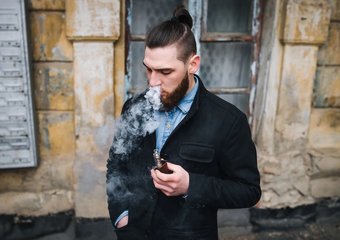 Курение вейпов на рабочем месте – самая ненавистная черта коллег