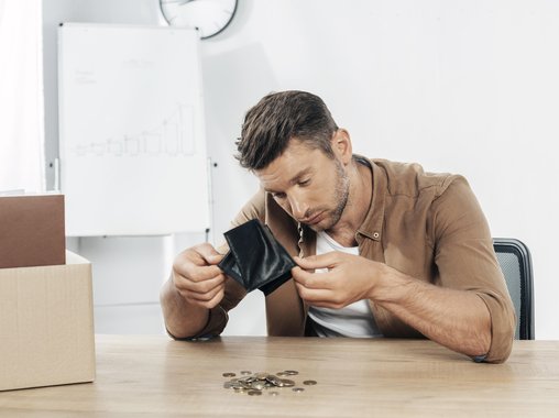 В России на фоне рекордной безработицы и «гонки зарплат» выросла доля граждан с доходами ниже МРОТ