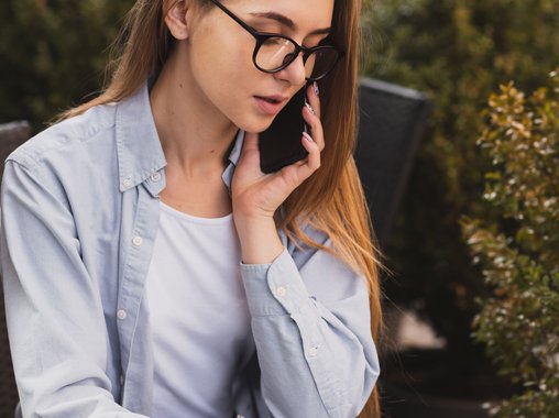 Благополучие персонала офлайн против онлайн: как выстроить систему заботы о сотрудниках в гибридной компании