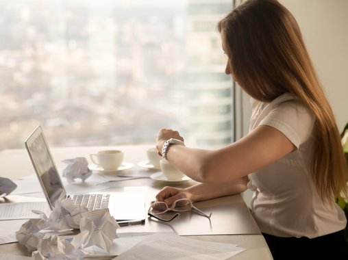 Исследование: Работа мешает личной жизни молодым россиянам до 35 лет