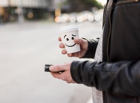 Starbucks привязала бонусы сотрудников к использованию искусственного интеллекта