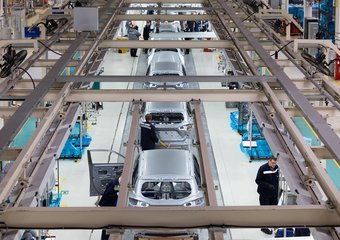На бывшем заводе Nissan отправили в простой 317 сотрудников