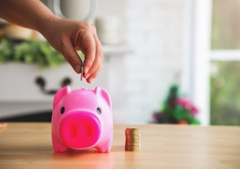 Росстат сообщил о снижении безработицы и росте зарплат