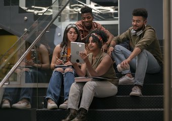 Кремниевая долина «стареет»: доля молодых сотрудников в IT-компаниях сократилась вдвое