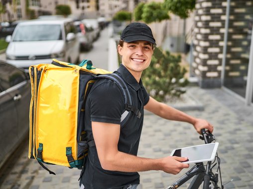 Курьеры в Москве зарабатывают до 20,5 тысяч рублей в сутки