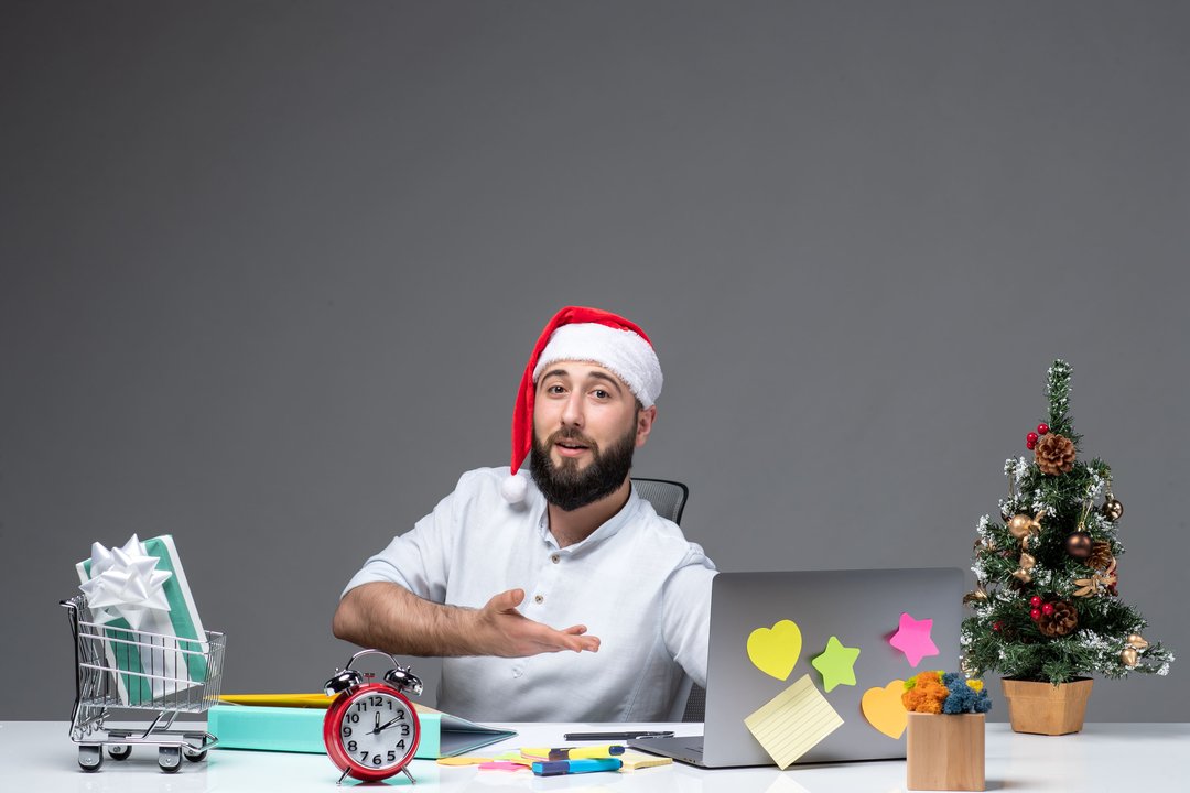 В Роспотребнадзоре разъяснили порядок оплаты труда в новогодние каникулы