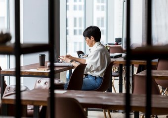 Борьба с переработками в Японии пока не увенчалась успехом