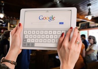 Стажер Google случайно запустил тестовую рекламу