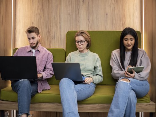 Смысл и ценность работы стали главными приоритетами для молодых специалистов