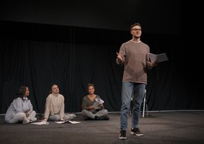 Форум-театр: как решить проблему травли на рабочем месте с помощью искусства?