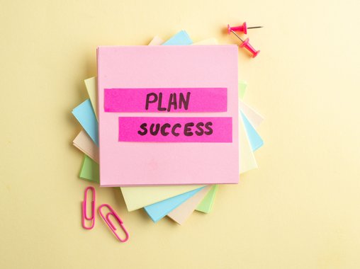 Российские компании подводят итоги 2025 года и строят планы на 2026-й