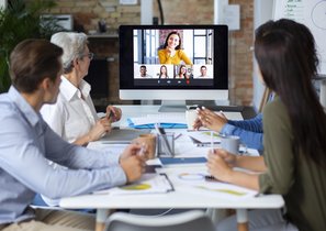 Между онлайн и офлайн: правила ведения крупных конференций в смешанном формате