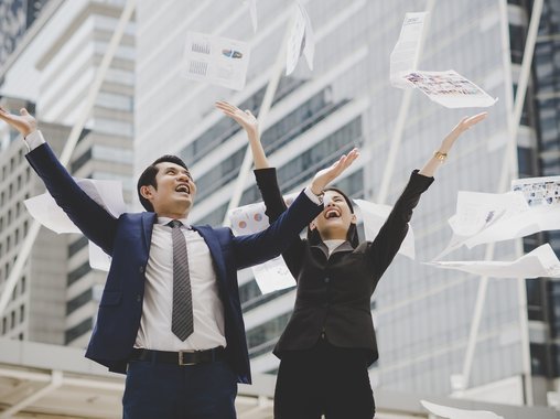 Сотрудник китайской компании выиграл на корпоративе оплачиваемый годовой отпуск