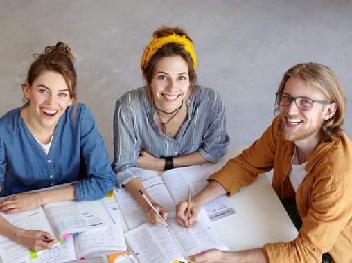 Резкий рост интереса молодежи к вахтовой работе в 2025 году