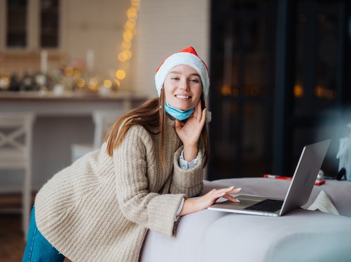 Почти каждый третий россиянин готов работать в новогодние праздники