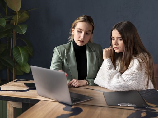 Каждый третий новичок в России мечтает о наставнике на работе