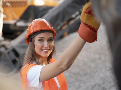 Минтруд снова расширил список профессий, доступных для женщин