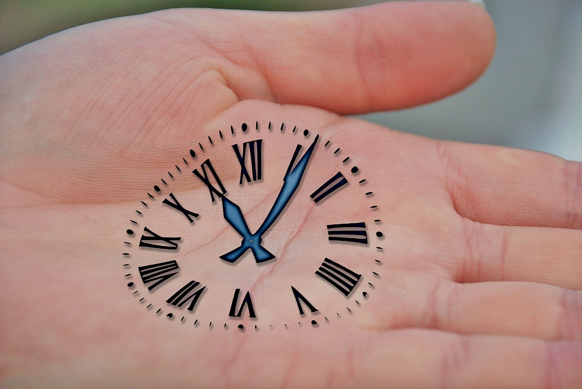 рука, часы, ладонь, таймменеджмент, Владимир Якуба, личная эффективность ошибки, тайм-менеджмент, хронометраж, на что мы тратим время, время впустую, зря тратим время, как подсчитать время, что тратит наше время, на что мы тратим свое время, бесполезное время, планирование, как планировать, как правильно распределить время, Личная эффективность, самодисциплина